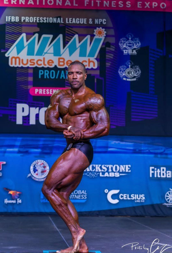 Michael Bell IFBB PRO